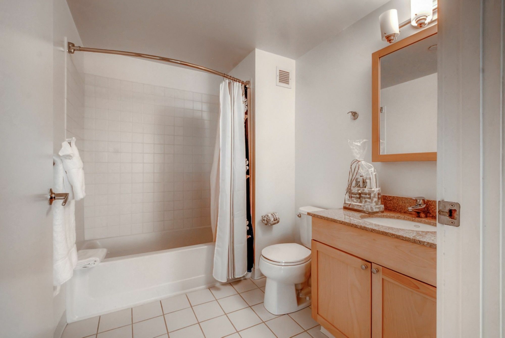 Global Luxury Suites At Kendall East Cambridge Bagian luar foto